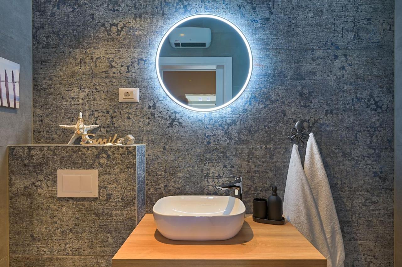 Apartment Zala With Private Pool Liznjan Bagian luar foto